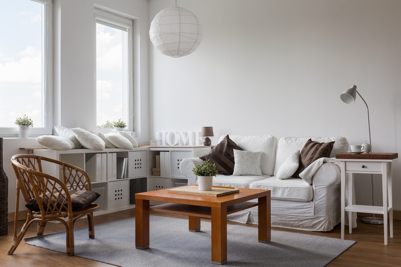Trained movers handling furniture with care in Shoreditch